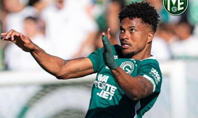 记者：中国俱乐部正在谈租借戈亚斯26岁中卫卢卡斯-里贝罗